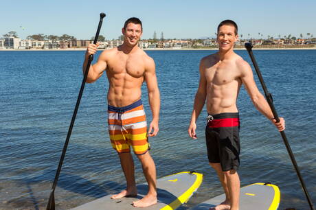 Hunk Shaw und muskulöser Cole haben heißen Sex unter der Dusche