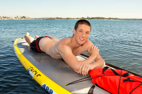 Hunk Shaw and muscular Cole have a hot sex in shower