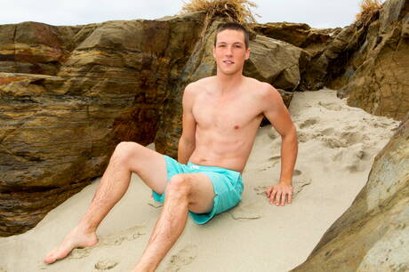 Beefy Brodie and strongman Cole in hard anal sex in bath