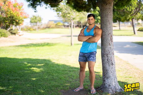 Beefcake Kyle and american muscular Axel Rockham love each other outside