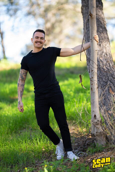 Sean Cody: Superstud Guido and beefy David Handful have a good sex outdoor