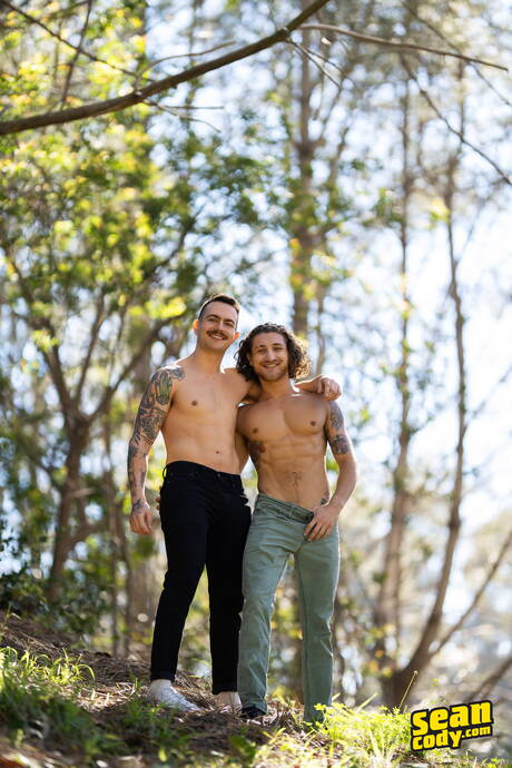 Superstud Guido and beefy David Handful have a good sex outdoor