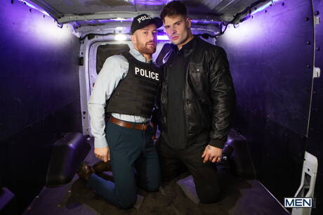 加拿大健美運動員馬利克·德爾加蒂和法國水獺奧利維爾·羅伯特享受美妙的性愛