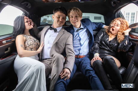 Men: Canadian twink Leo Louis and american stud Enzo Muller have a hot sex outside