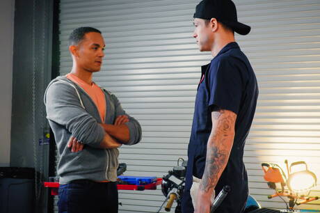 Hete Amerikaanse jongens, jonge jongen Jayden Marcos en gespierde kerel Aj Sloan neuken kont na het zuigen van pik