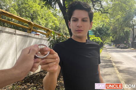 Latin Leche: Young boy Ragel and hot twink Dean have a hot sex outdoor