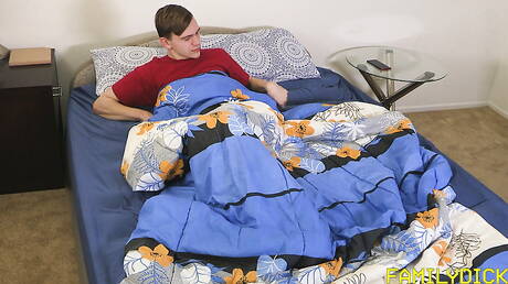 Les copains excités Alex Killian, Sly Conan et Billy Saint se sucent et se baisent