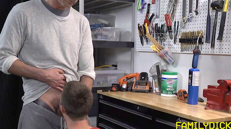 American stud President Oaks and canadian beautiful boy Peter Pounder have a hot couple scene