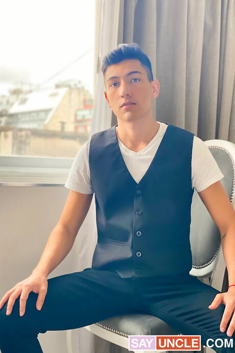 Le mec sexy Jonas Matt et le mec attirant Felipe ont une relation sexuelle torride