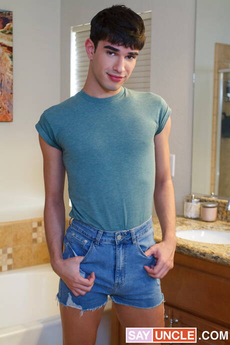 Family Dick: Nice american boys pretty boy Rob Quin and bull Muscled Madison in hot homosexual action