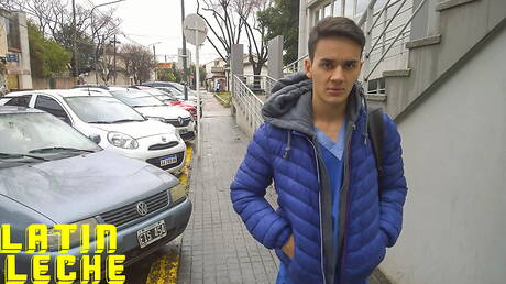 Husky guy Nicolas and muscular Jonny fuck after dick sucking outside