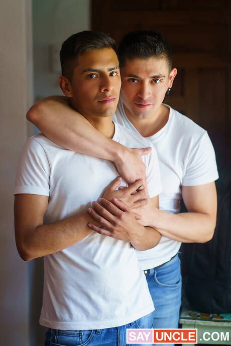 Latin pretty boy Axel Yerel and hunky guy James Vip fuck ass after sucking cock outdoor