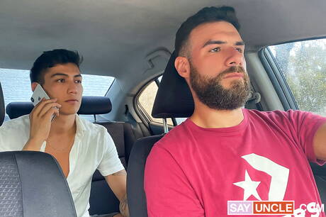 American hunk Rodrigo El Santo and superstud Felipe Kum in hot homosexual scene outside