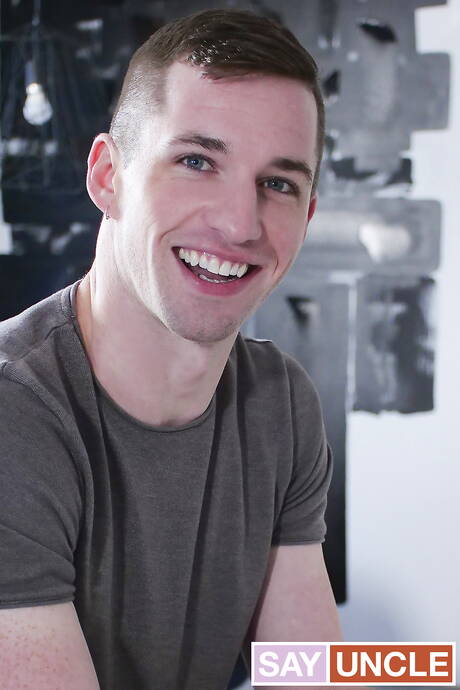 Dad Creep: American beefy Alex Mecum and canadian beefy Thyle Knoxx fuck ass after blowjob