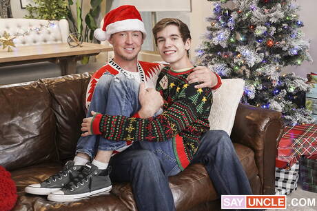 Hot american guys hunky guy Pierce Paris and pretty boy Levi Rhodes in hard anal sex