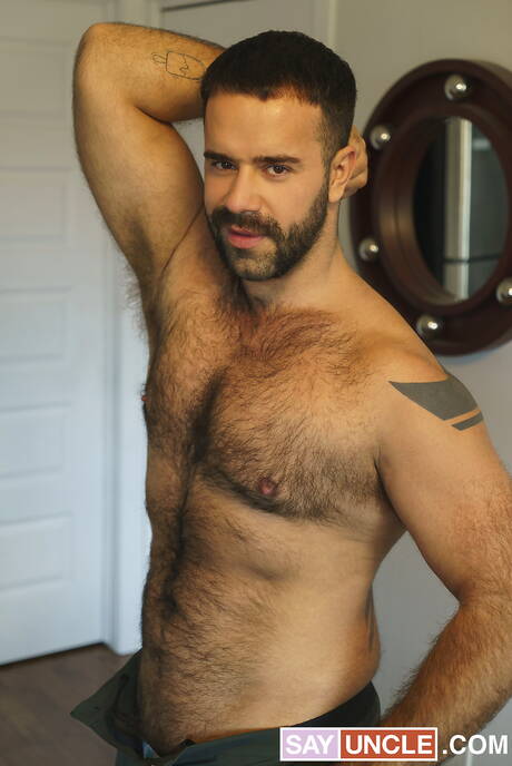 De Costa Ricaanse knappe Alex Montenegro en de Franse homobeer Teddy Torres hebben goede seks in bad