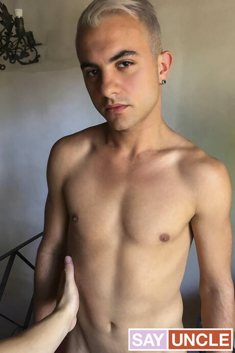 Latin tough guy Juan Cruz in blowjob scene