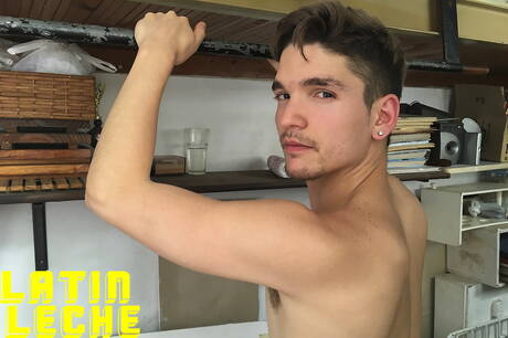 恥知らずな男トミー、サンティアゴ・フィゲロア、ロドリゴ・エル・サントが3Pアナルセックスをする