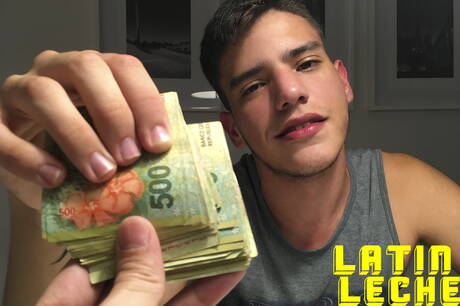 エミ、ウォルター、アクセル、トミーが楽しいグループセックスをする