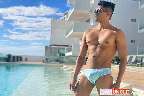 スタッド・アラム・ヘレラとタフガイのファビアン・プラタがプールでアナルセックスをする