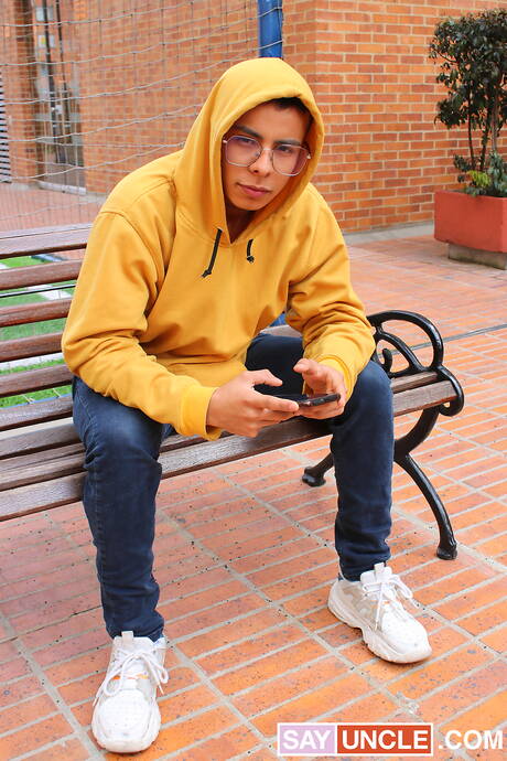 Tough guy Andreas Griffin and strongman Jared Nyson have anal sex outdoor