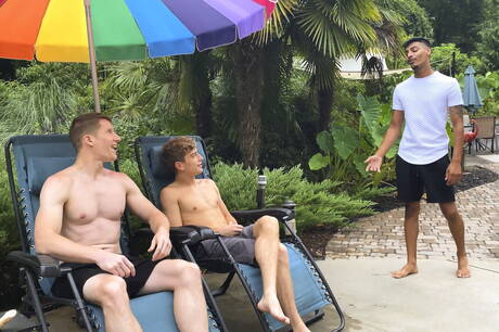 I ragazzi eccitati Jesse Bolton, Apollo Fates e Aiden Asher in un bollente sesso anale a tre all