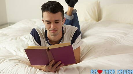 Das sexy Trio Nikki Kitten, Ethan Chase und William Sawyer hat einen guten Dreier-Bi-Sex