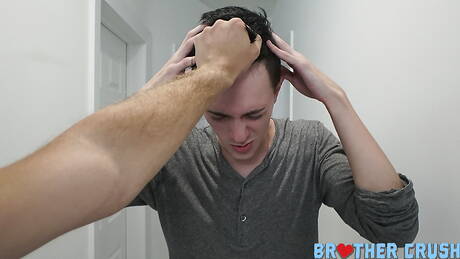 Gorące Amerykanki, gorący młodzieniec Kurt Niles i dobrze zbudowany Valentino Nappystar ruchają się po obciąganie