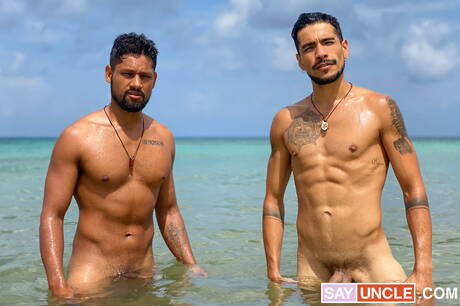 Beefcake Benjamin and strongman Damian love each other after ocean beach walking