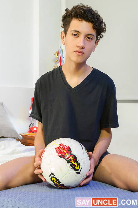 Shameless guys Joris Leonard, Wilson and Ferdinand Rossi sucking and fucking each other