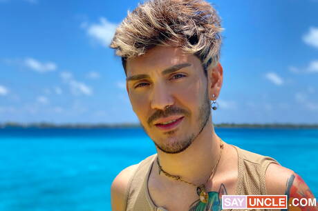 Lo stallone Ken e il robusto Rob Silva fanno sesso dopo la spiaggia