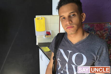 Der lateinamerikanische Hengst Jota liebt es, Schwänze zu lutschen