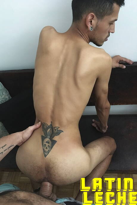 Latin young Cochi fuck ass after sucking