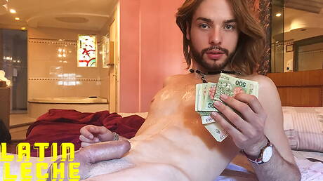 Twardziel Felix i dobrze zbudowany Homa w scenie fellatio na świeżym powietrzu