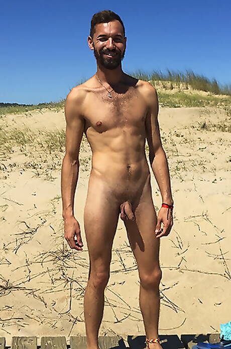 Latin Leche: Tough guy Alexis and hunk Mauri in hard anal sex outside