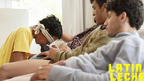 Gus、Nicolas、Felix、Ayun 在 熱 groupsex