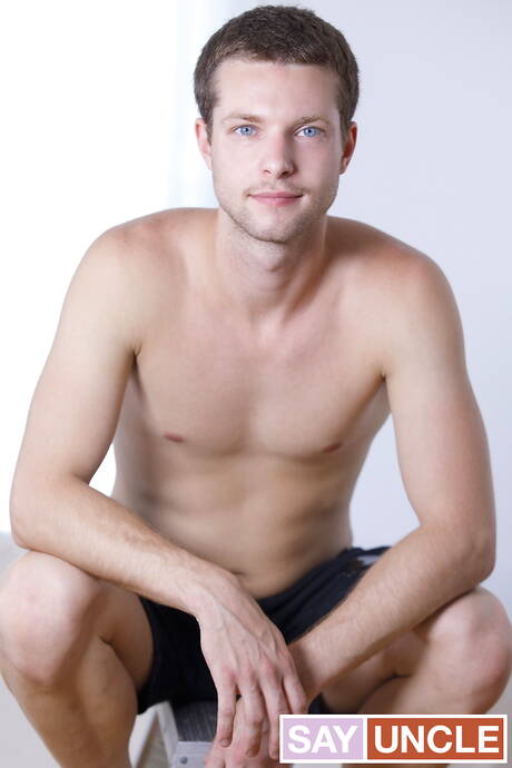 El canadiense Ethan Chase y el jovencito canadiense Benjamin Blue tienen sexo anal