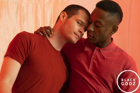 El fornido ébano Liam Cyber y el musculoso Penn en un amor interracial