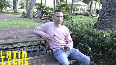 Muscular Leonardo and strongman Gabriel in hot anal sex outdoor