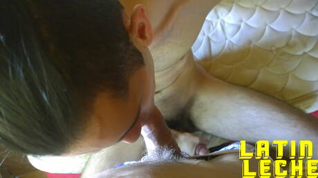 Il bel ragazzo Gastowix e il giovane Mauricio si godono un bel sesso orale