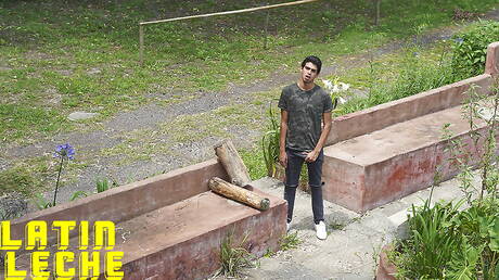 Los chicos traviesos Francis, Freddy y Aquiles en sexo grupal caliente al aire libre