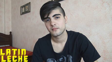 Superstud Benja and beefcake Gordon in blowjob scene in bath