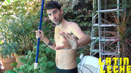 Muscular Ariel Vanean and hunky guy Freddy have a hot sex outside