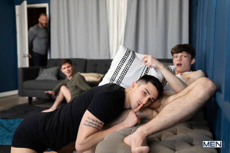 素敵なアメリカ人の仲間の美しい少年ジェイク・プレストンと筋肉質のケイン・フォックスが熱いセックスをする