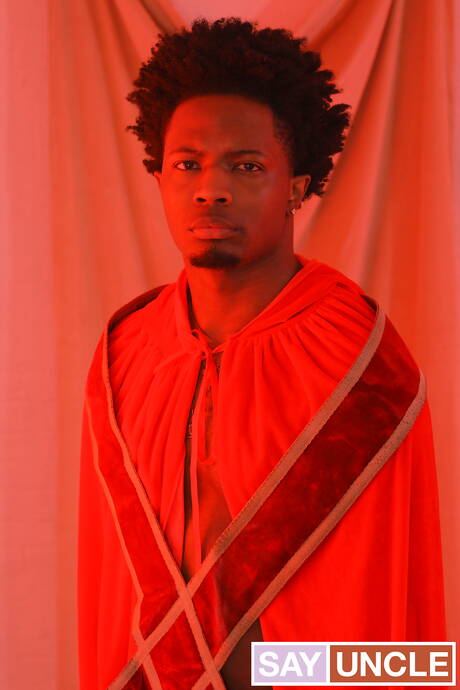 Rapazes americanos lindos, o lindo Maxx Monroe e o musculoso Bama Romello em sexo anal interracial intenso