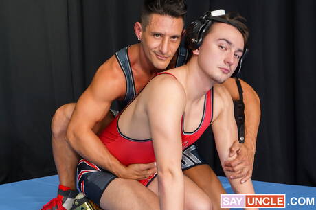 Schamlose Jungs Jake Nicola, Jax Thirio und Masyn Thorne beim heißen Gruppensex