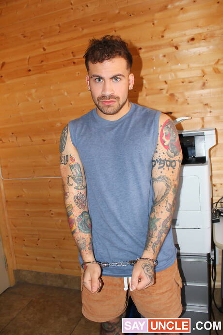 Nasty buddies Jaxon Valor, Keith Foxxx and Rick Kelson in hot 3some anal sex