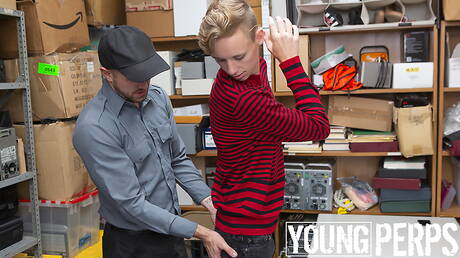 Young Perps: El cachas estadounidense Wesley Woods y el jovencito Hunter Grey se chupan y follan mutuamente