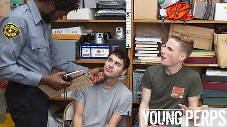 I sexy Devin Trez, Britain Wesbury e Nathaniel Burts si godono un bel sesso a tre interrazziale