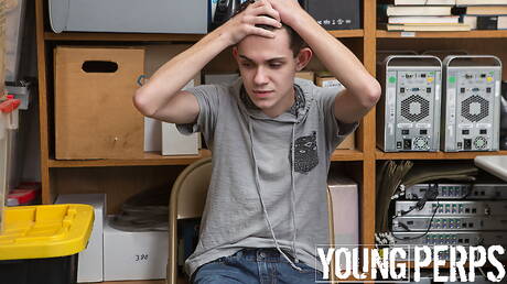 American hunky guy Greg Mckeon and pretty boy Sammy Eros fuck after blowjob